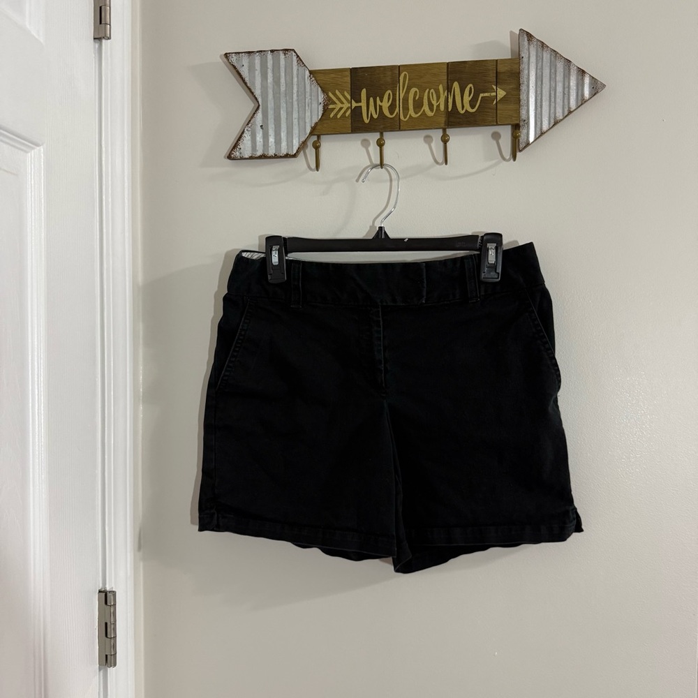 LOFT Women's Chino Shorts Black Size 6 with 5” inseam